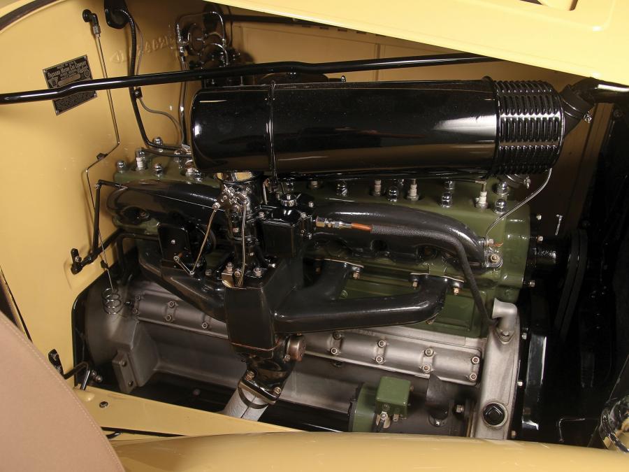  Packard Eight Convertible Victoria 1934 года  (фото 10 из 10)